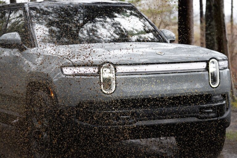 rivian next gen r1s mud