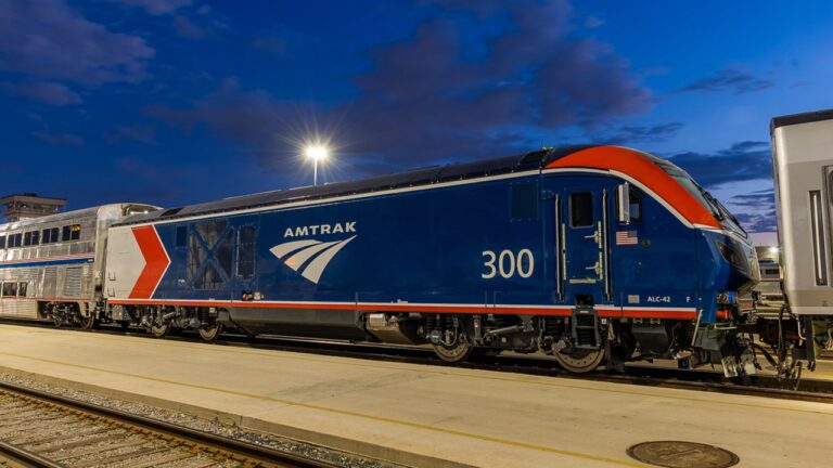 Amtrak ALC 42 by Night