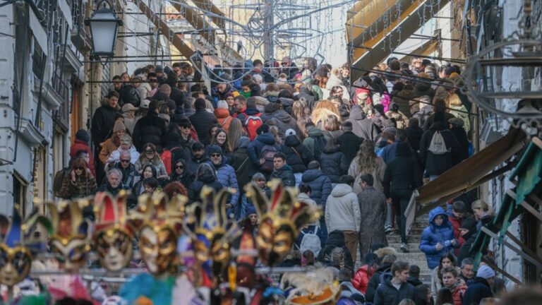 venice carnival overtourism