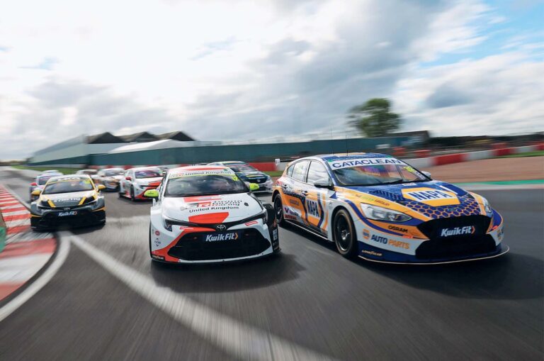 btcc racing cars front dynamic