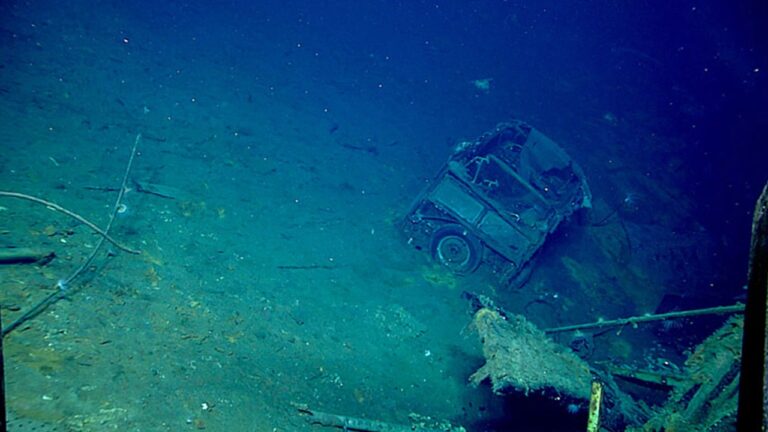 shipwreck vintage ford car