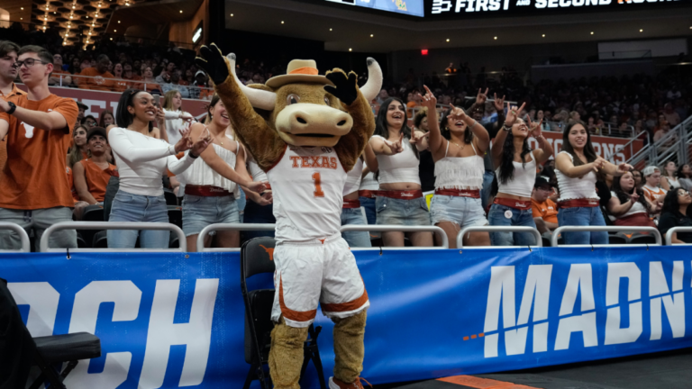 ut wbb fans getty
