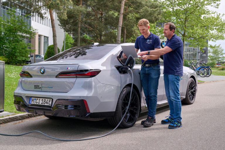 bmw i7 solid state charging